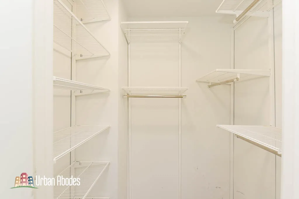 944 W Grace St, ,  60613, USA 60613-unit#C101-Chicago-IL