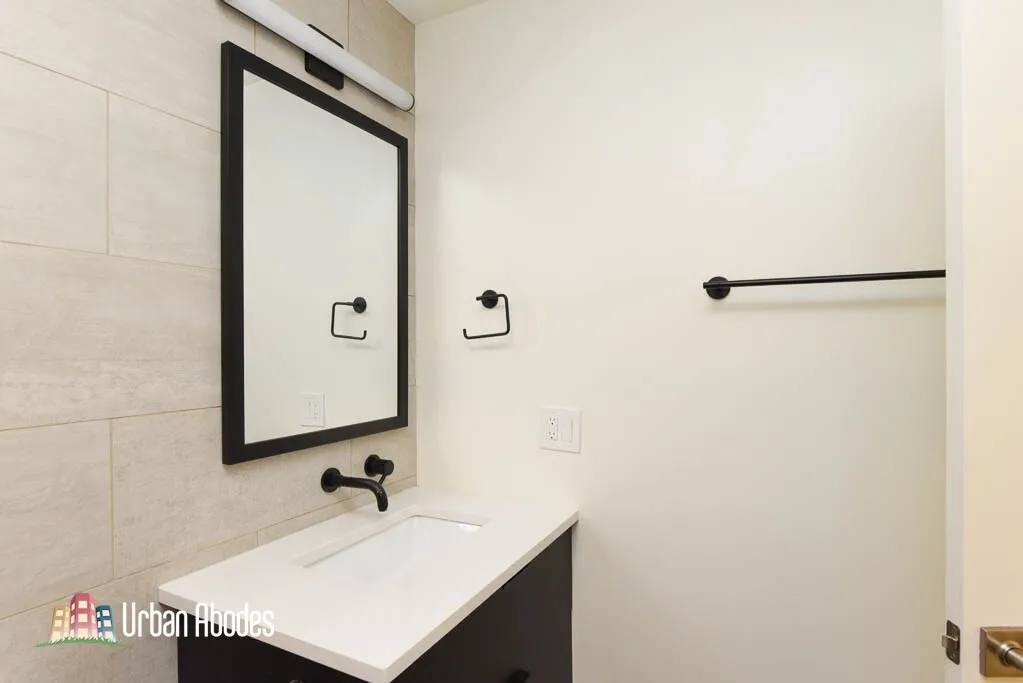 944 W Grace St, ,  60613, USA 60613-unit#C101-Chicago-IL