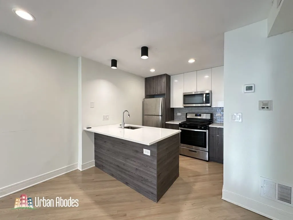 944 W Grace St, ,  60613, USA 60613-unit#G202-Chicago-IL