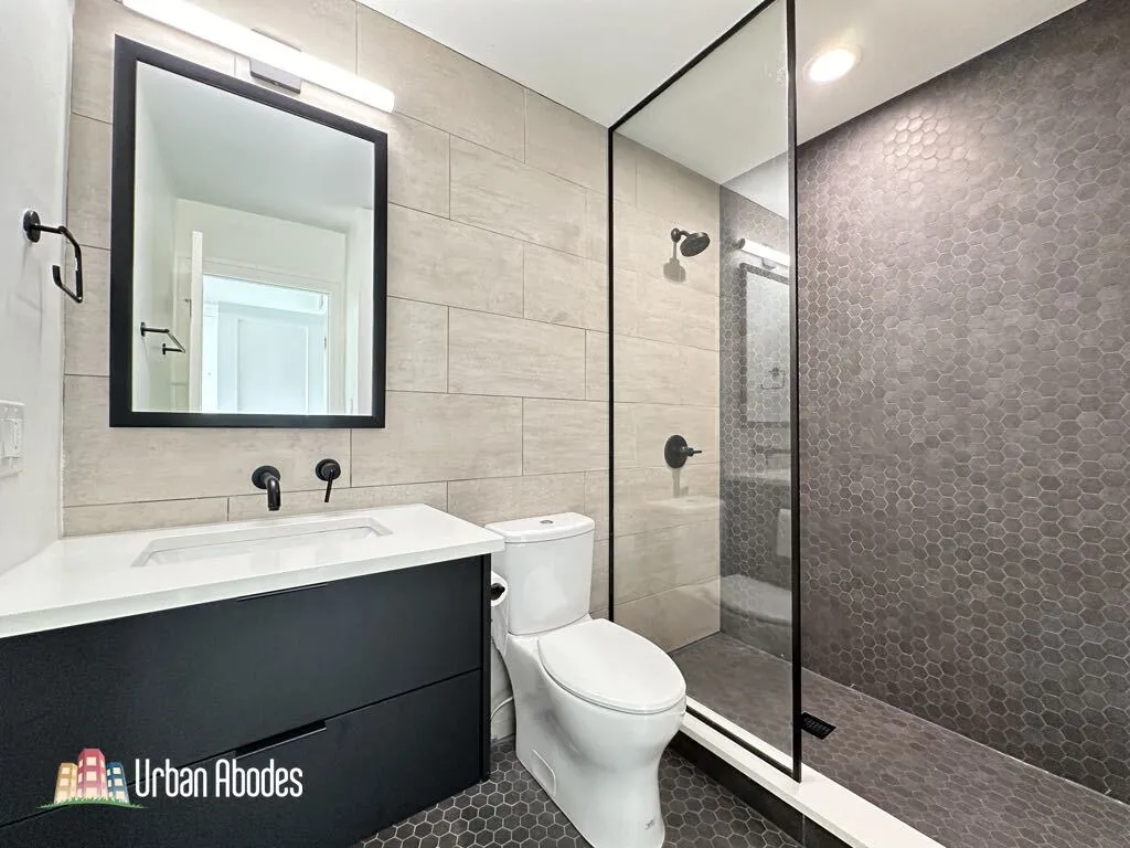 944 W Grace St, ,  60613, USA 60613-unit#G202-Chicago-IL