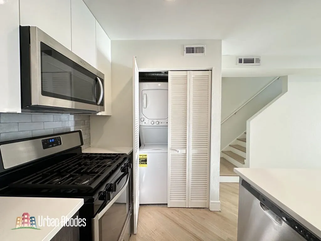 944 W Grace St, ,  60613, USA 60613-unit#G202-Chicago-IL