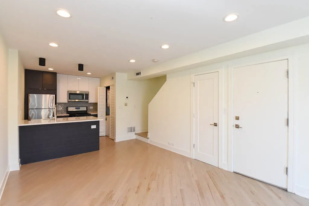 954 W Grace St, , 60613, USA 60613-unit#F201-Chicago-IL