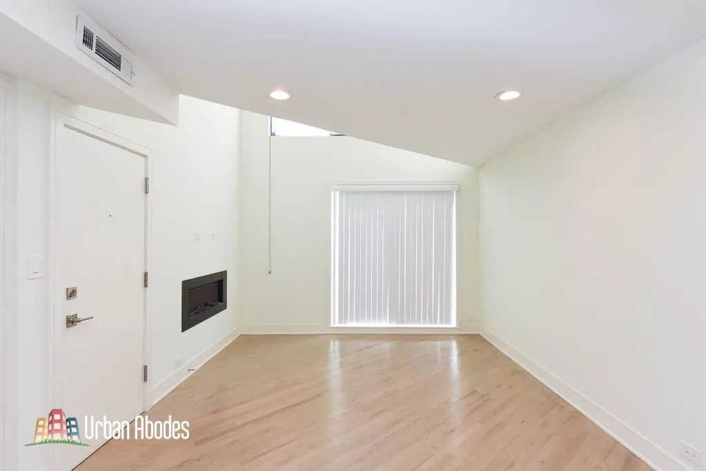 944 W Grace St, , 60613, USA 60613-unit#F102-Chicago-IL