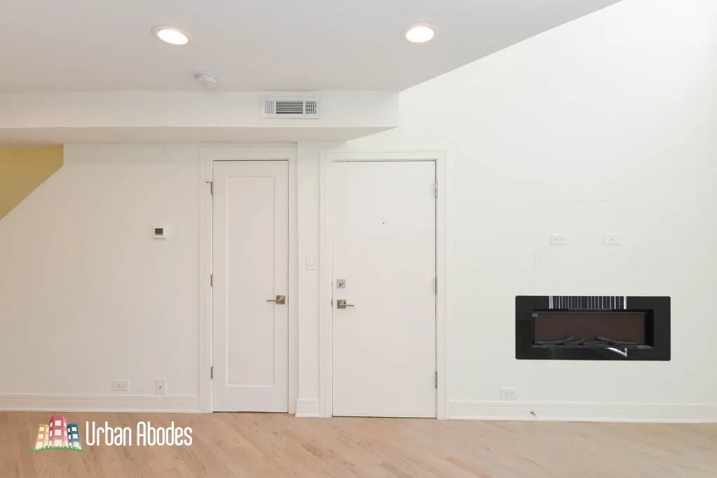 944 W Grace St, , 60613, USA 60613-unit#F102-Chicago-IL