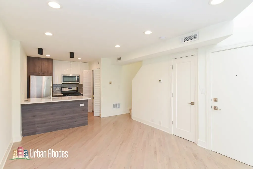 944 W Grace St, , 60613, USA 60613-unit#F102-Chicago-IL