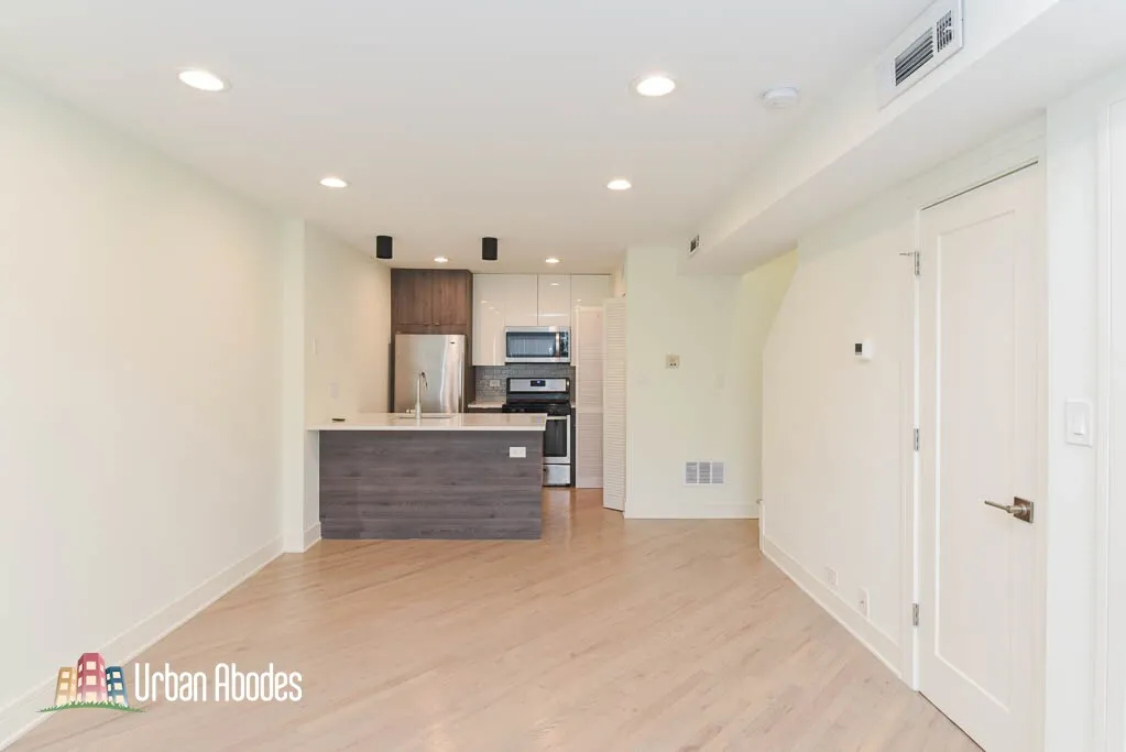 944 W Grace St, , 60613, USA 60613-unit#F102-Chicago-IL