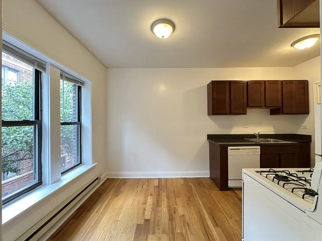 3823 N Fremont St, ,  60613, USA 60613-unit#2E-Chicago-IL