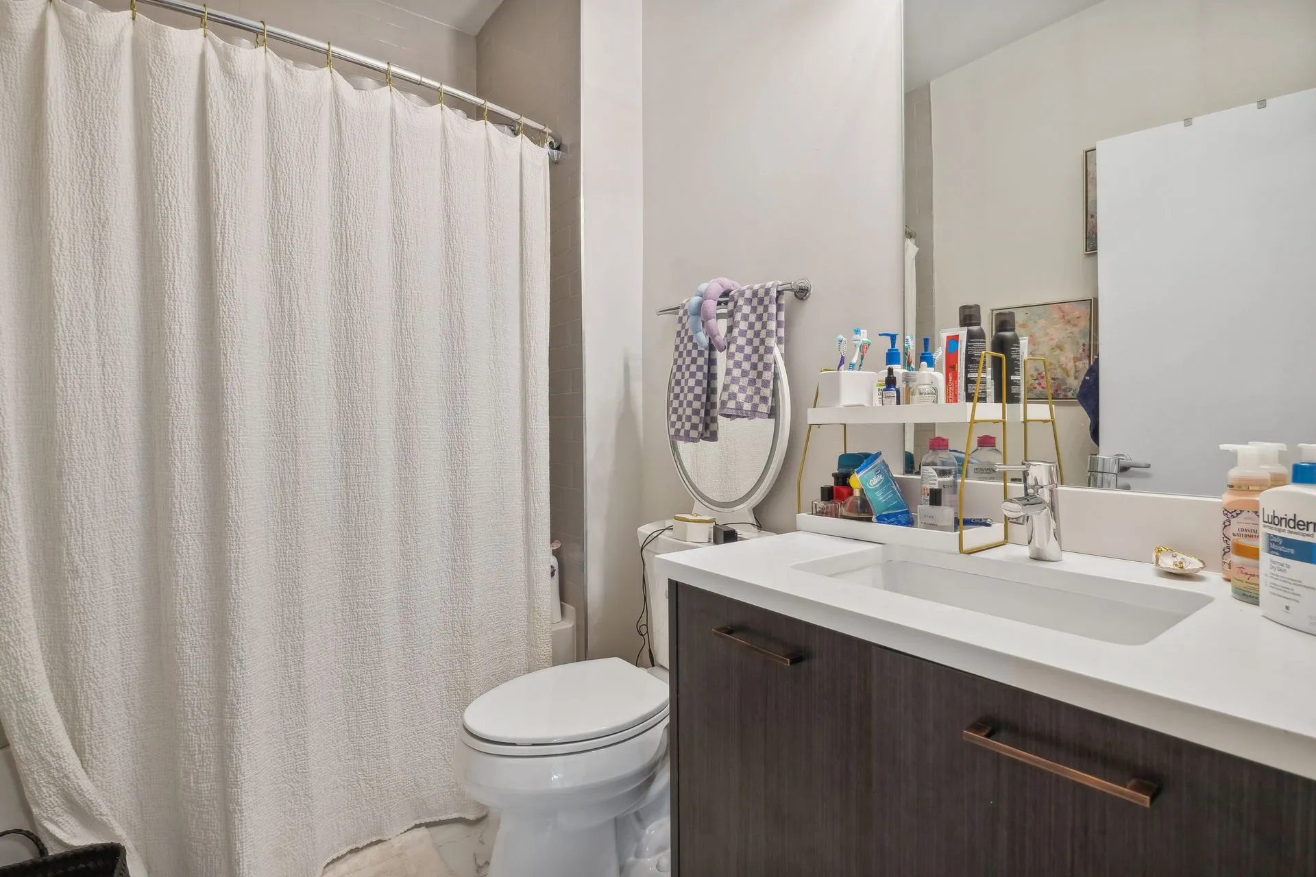 1045 W Cornelia Ave, , 60657, USA 60657-unit#303-Chicago-IL