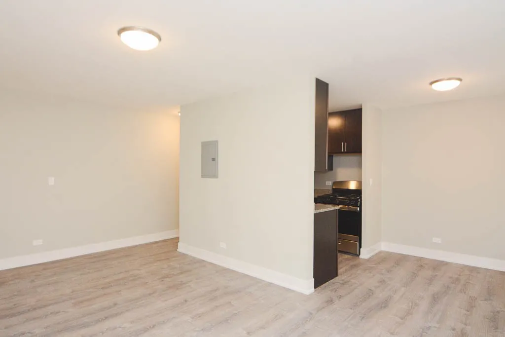 530 W Surf St, , 60657, USA 60657-unit#212-Chicago-IL