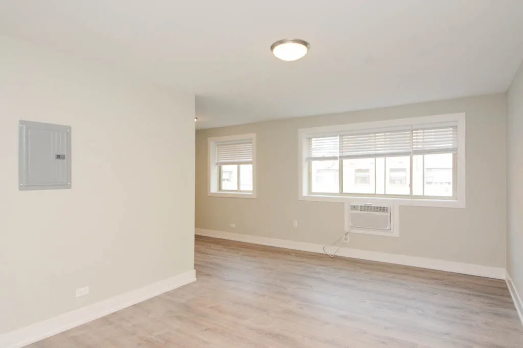 530 W Surf St, , 60657, USA 60657-unit#212-Chicago-IL