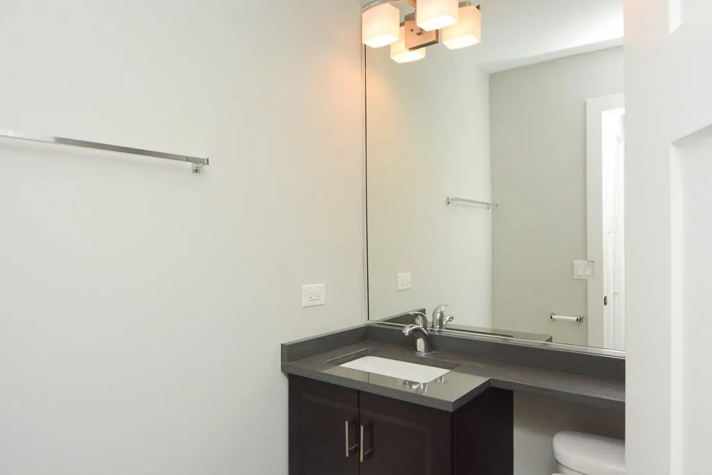 530 W Surf St, ,  60657, USA 60657-unit#209-Chicago-IL