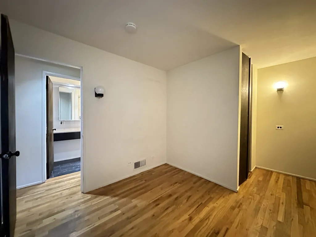 604 W Surf St, ,  60657, USA 60657-unit#3-Chicago-IL