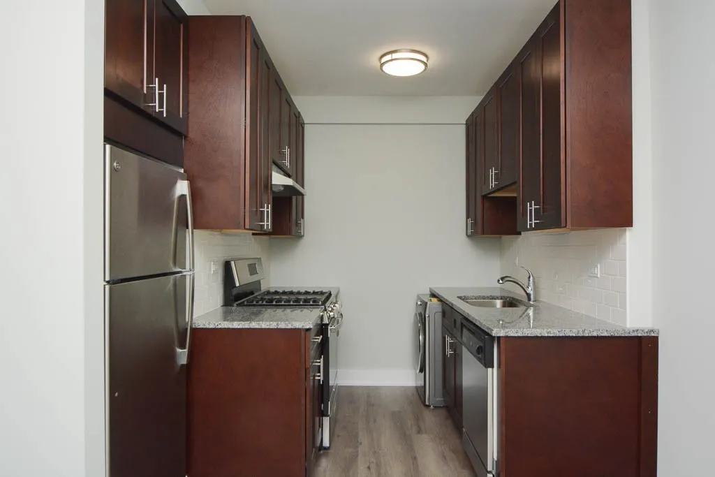 725 St Johns Ave, Highland Park,  60035, USA 60035-unit#04-Chicago-IL