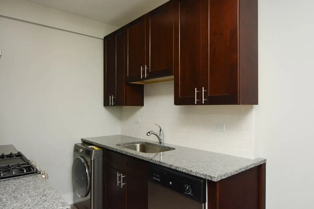 725 St Johns Ave, Highland Park,  60035, USA 60035-unit#04-Chicago-IL