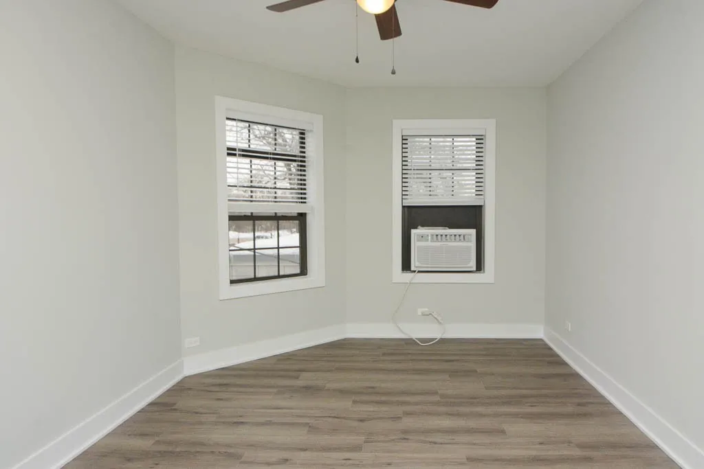 725 St Johns Ave, Highland Park,  60035, USA 60035-unit#04-Chicago-IL