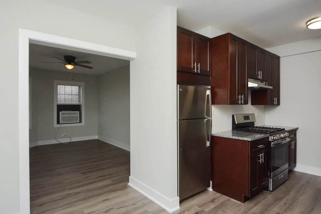 725 St Johns Ave, Highland Park,  60035, USA 60035-unit#04-Chicago-IL