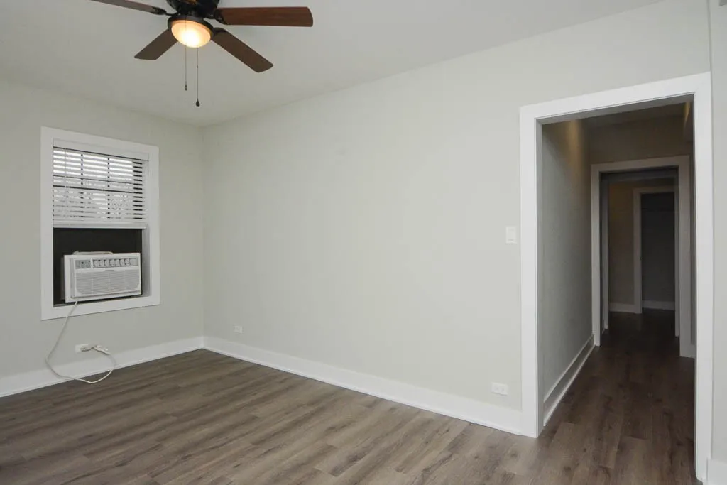 725 St Johns Ave, Highland Park,  60035, USA 60035-unit#04-Chicago-IL