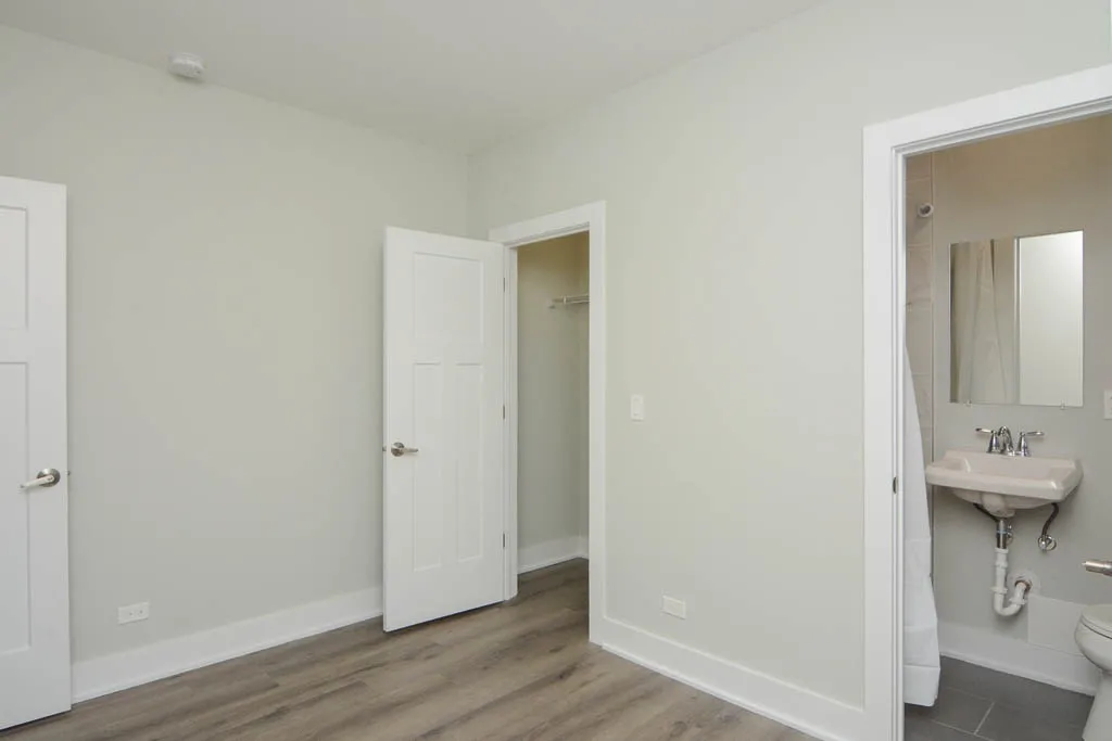 725 St Johns Ave, Highland Park,  60035, USA 60035-unit#04-Chicago-IL