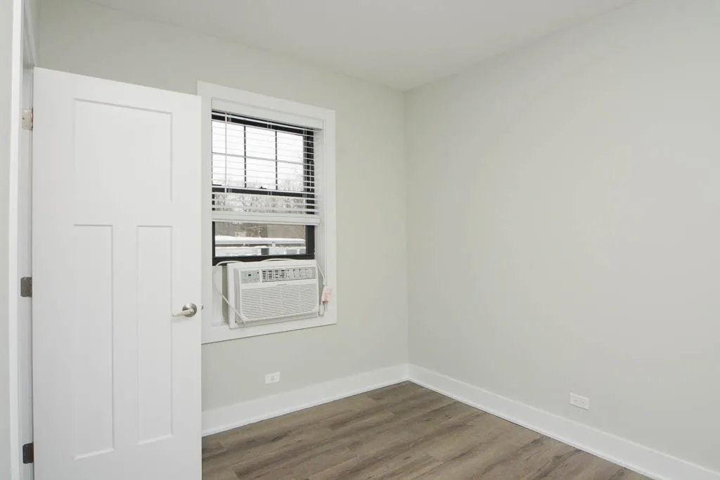 725 St Johns Ave, Highland Park,  60035, USA 60035-unit#04-Chicago-IL