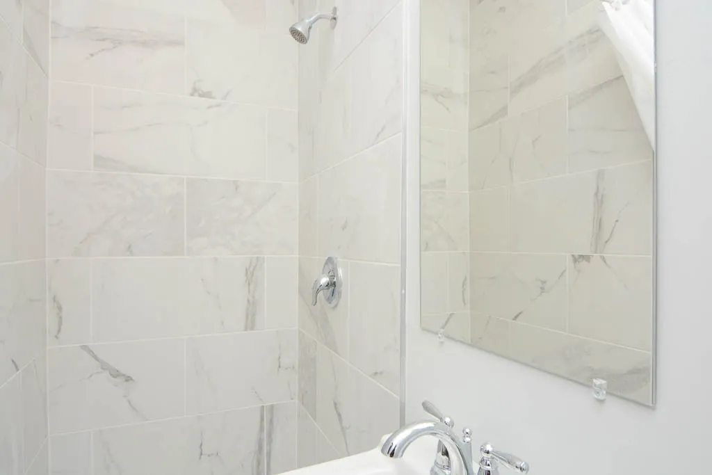 725 St Johns Ave, Highland Park,  60035, USA 60035-unit#04-Chicago-IL