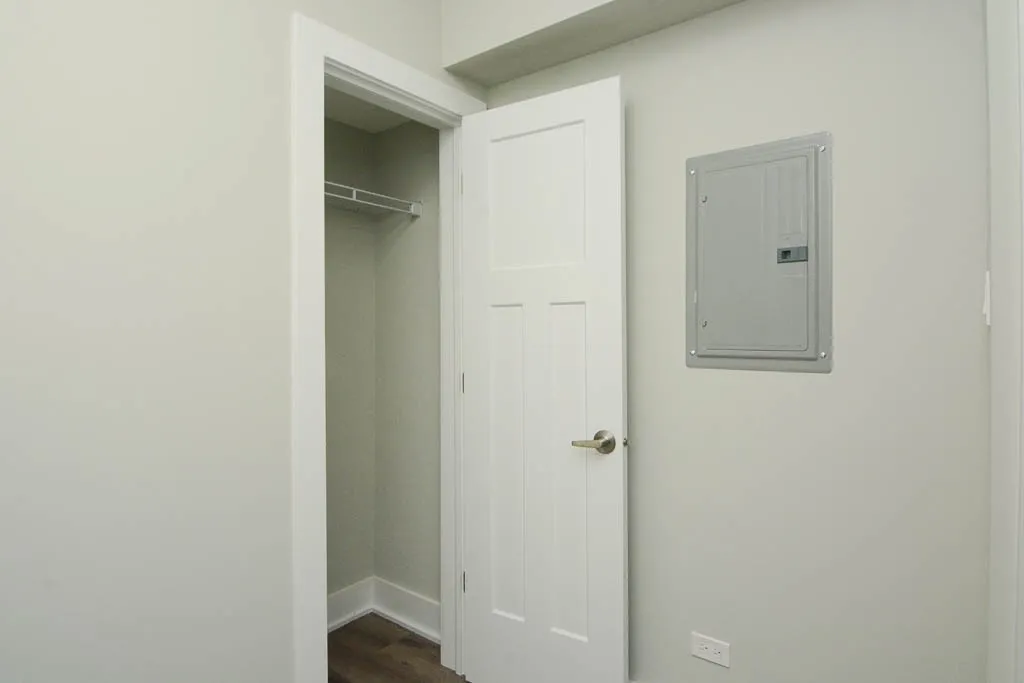 725 St Johns Ave, Highland Park,  60035, USA 60035-unit#04-Chicago-IL