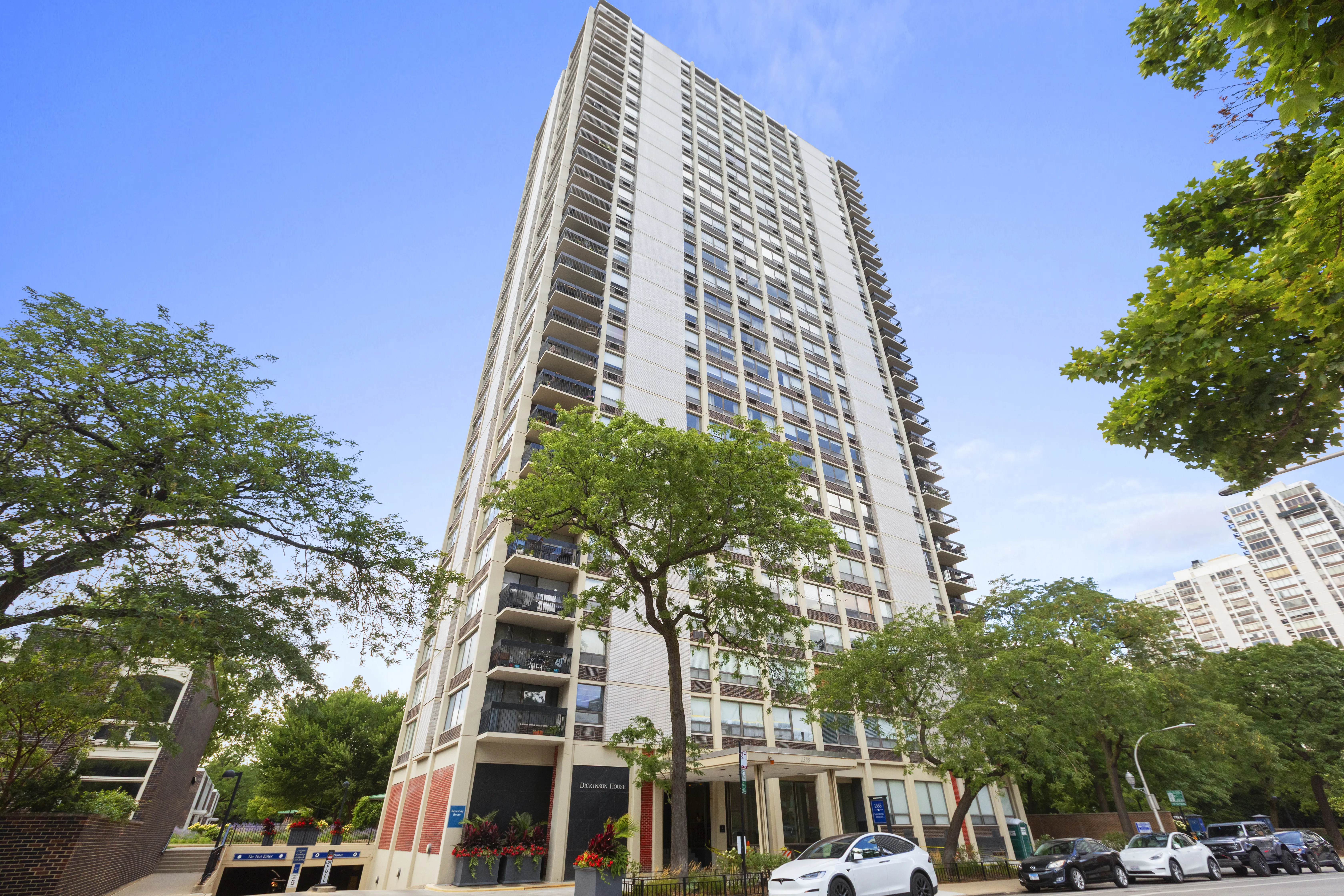 1355 N Sandburg Terrace, , 60610, USA 60610-unit#1403D-Chicago-IL