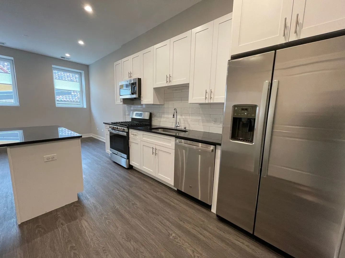 1730 W Greenleaf Ave, ,  60626, USA 60626-unit#1730-202-Chicago-IL