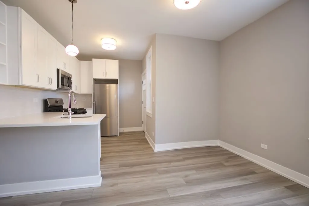 3943 N Janssen Ave, ,  60613, USA 60613-unit#2W-Chicago-IL