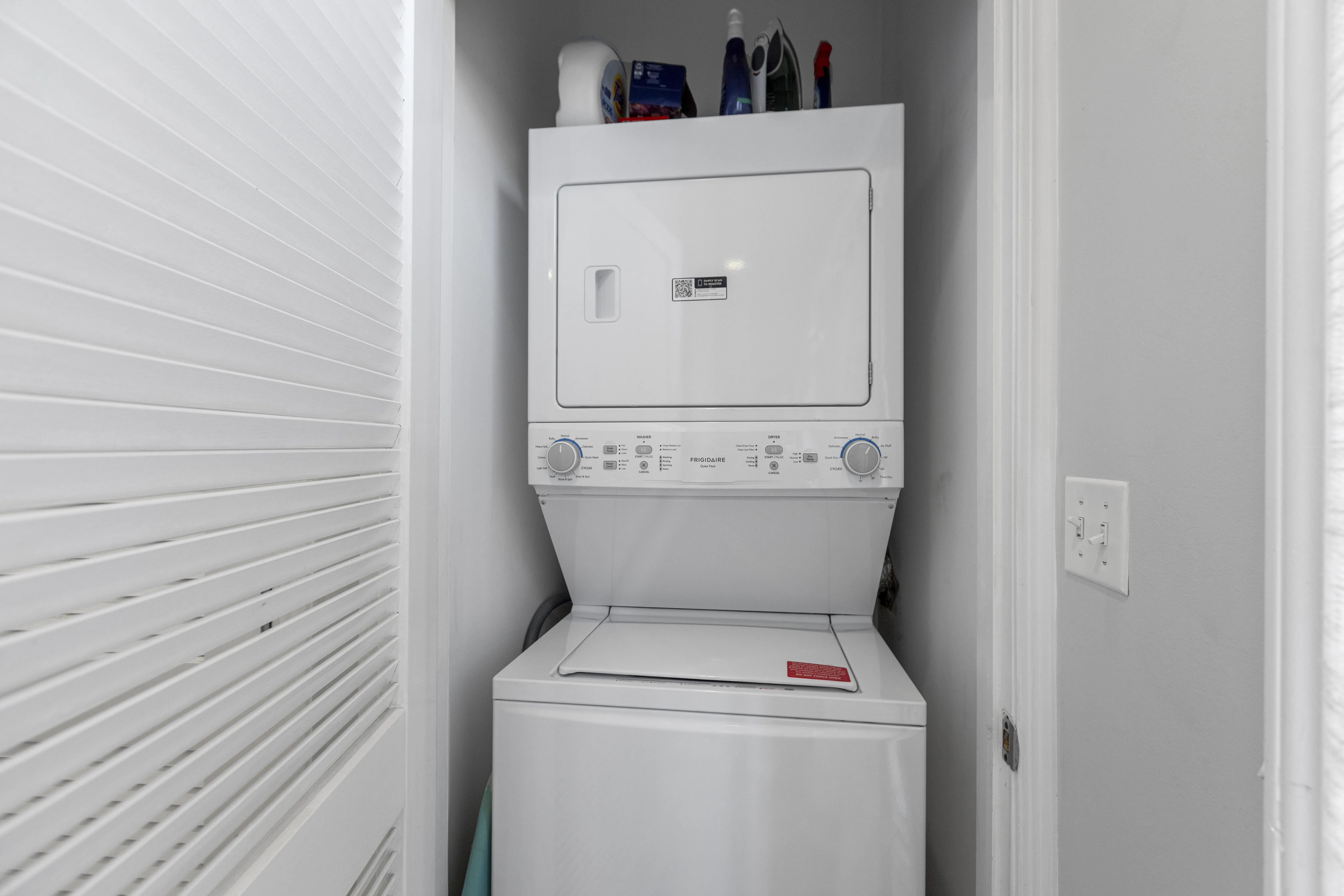 720 W Evergreen Ave, ,  60610, USA 60610-Chicago-IL