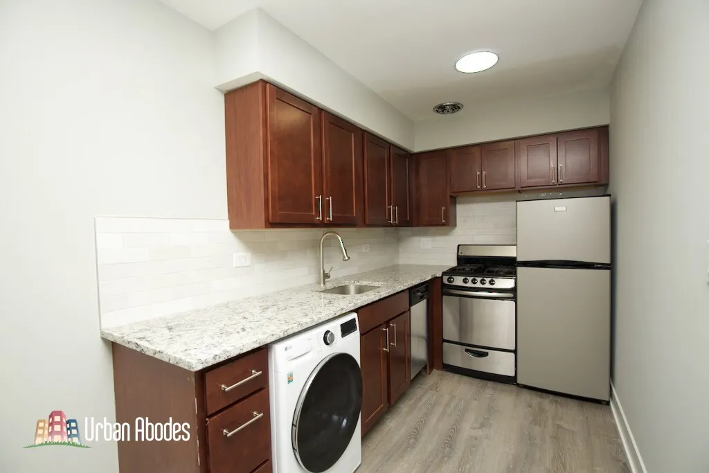 445 W Barry Ave, , 60657, USA 60657-unit#417-Chicago-IL