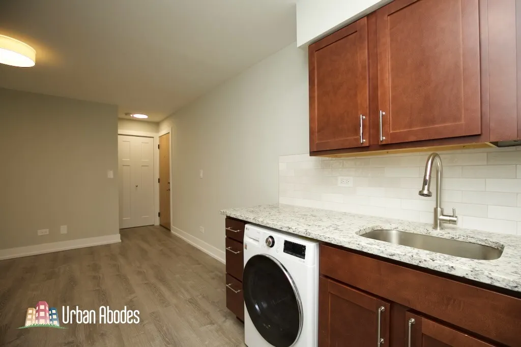 445 W Barry Ave, , 60657, USA 60657-unit#417-Chicago-IL