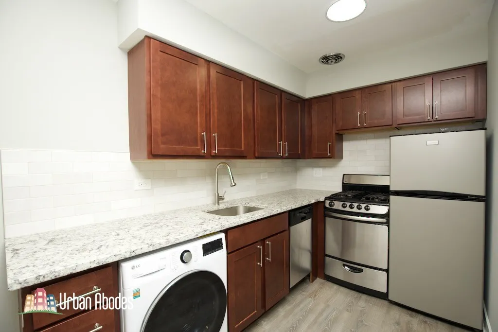445 W Barry Ave, , 60657, USA 60657-unit#417-Chicago-IL