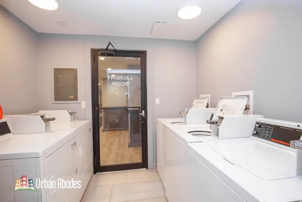 445 W Barry Ave, , 60657, USA 60657-unit#417-Chicago-IL