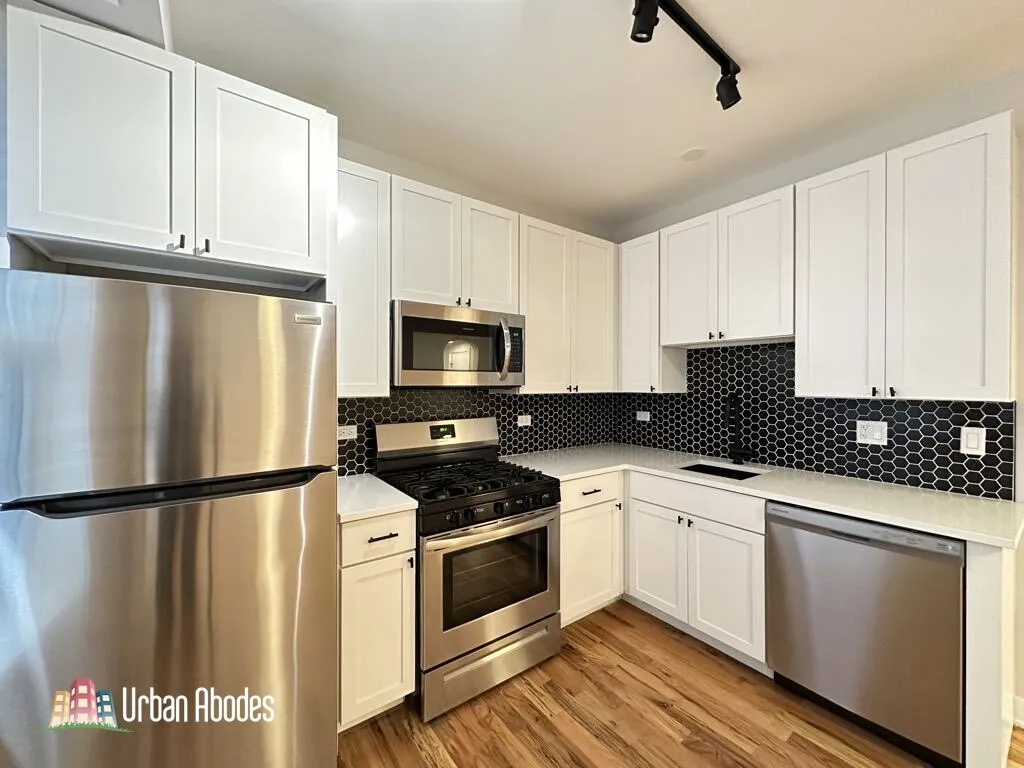 656 W Wrightwood Ave, ,  60614, USA 60614-unit#303-Chicago-IL