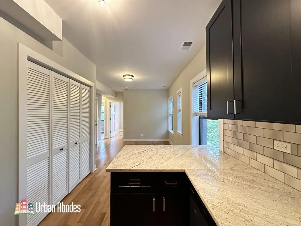 656 W Wrightwood Ave, ,  60614, USA 60614-unit#303-Chicago-IL