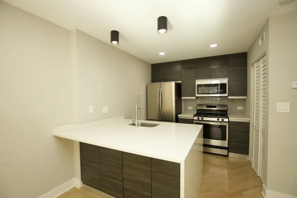 944 W Grace St, ,  60613, USA 60613-unit#G102-Chicago-IL