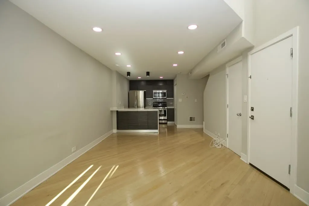 944 W Grace St, ,  60613, USA 60613-unit#G102-Chicago-IL