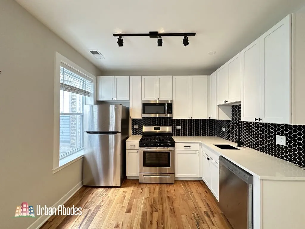 656 W Wrightwood Ave, ,  60614, USA 60614-unit#403-Chicago-IL
