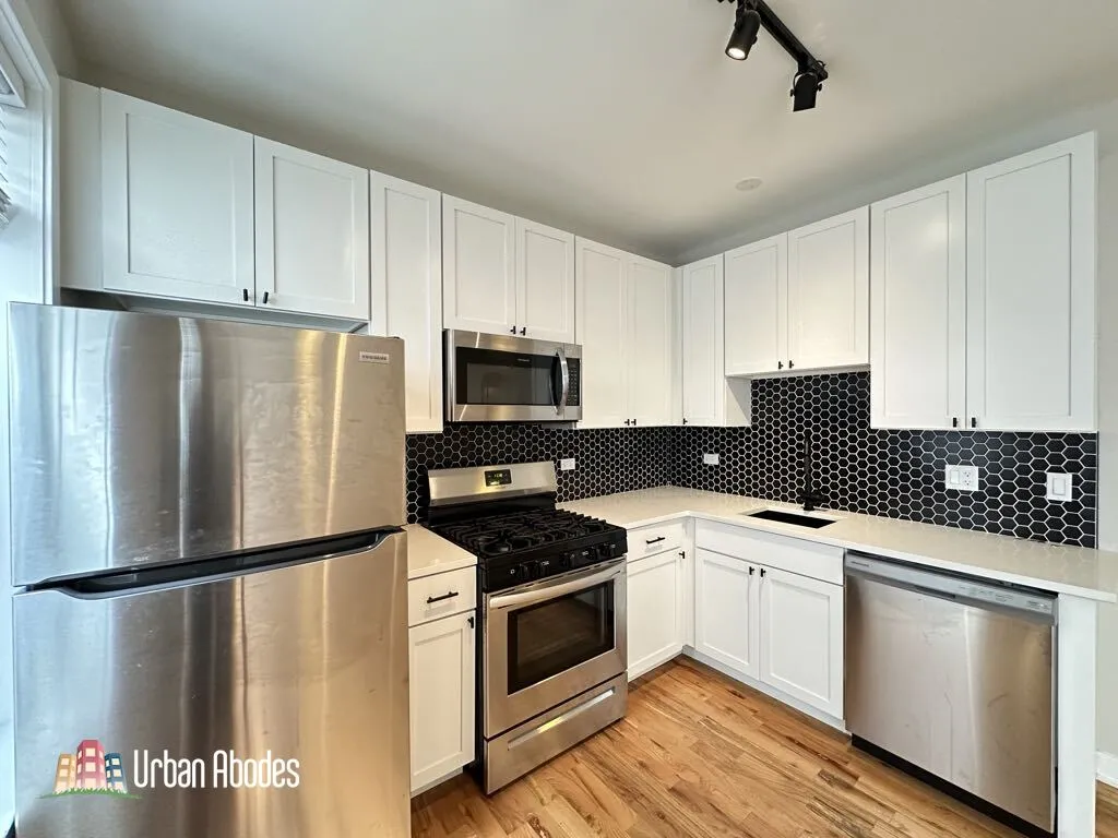 656 W Wrightwood Ave, ,  60614, USA 60614-unit#403-Chicago-IL