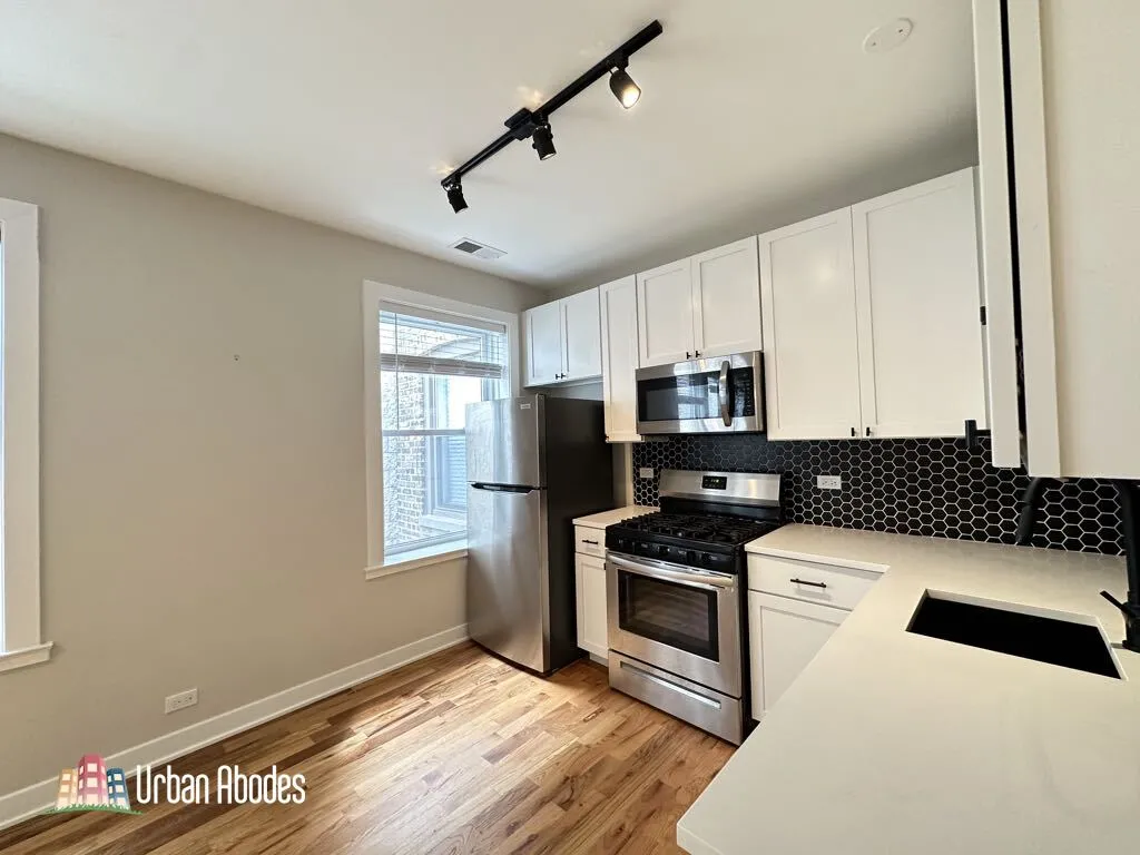 656 W Wrightwood Ave, ,  60614, USA 60614-unit#403-Chicago-IL