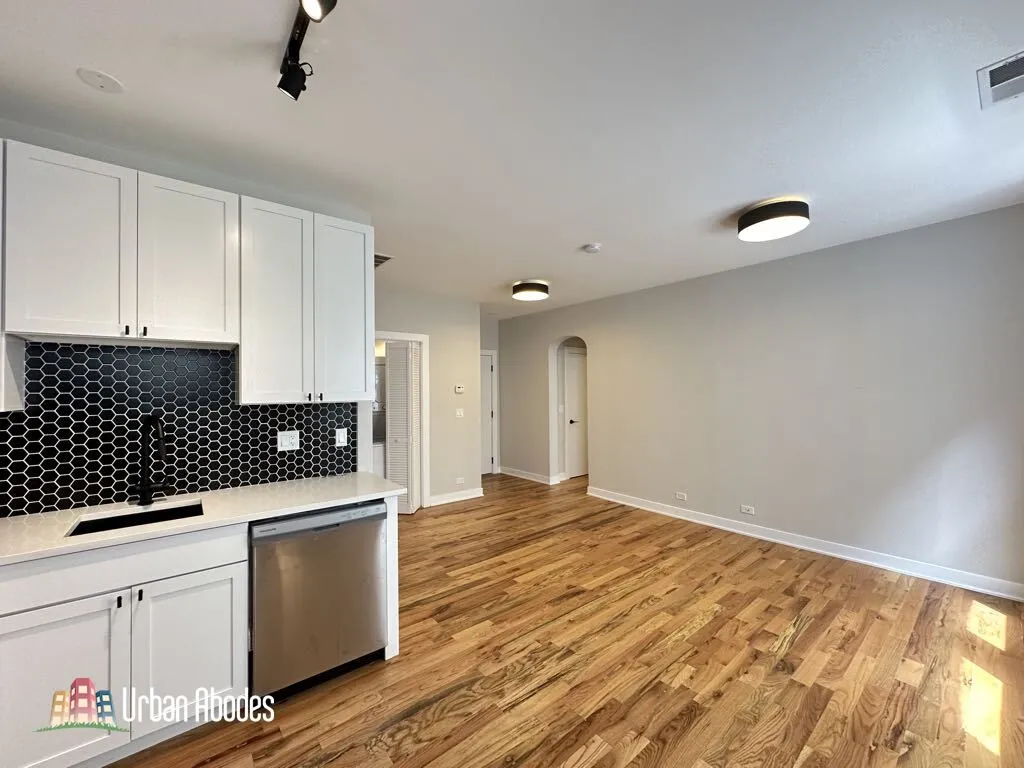 656 W Wrightwood Ave, ,  60614, USA 60614-unit#403-Chicago-IL