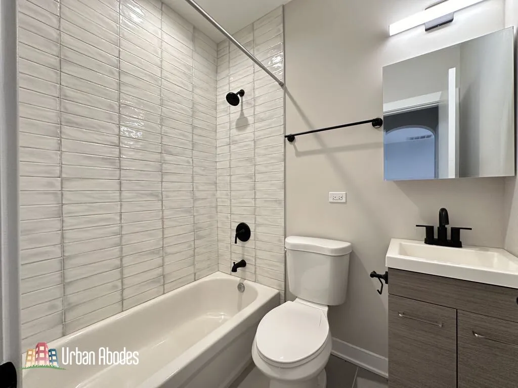 656 W Wrightwood Ave, ,  60614, USA 60614-unit#403-Chicago-IL