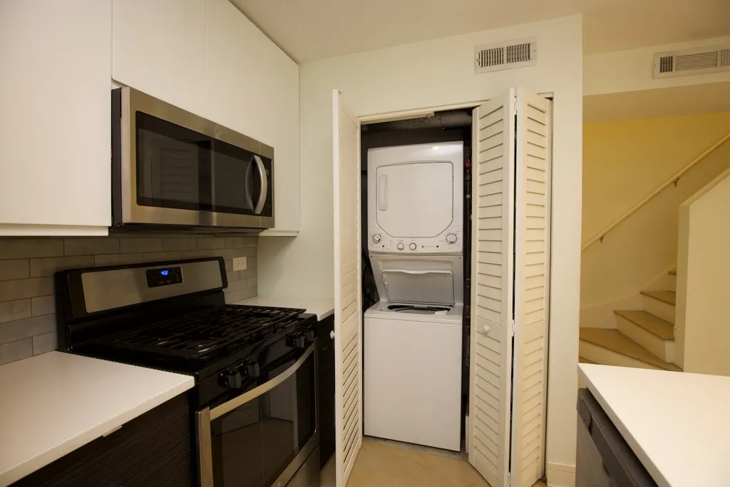 944 W Grace St, ,  60613, USA 60613-unit#E102-Chicago-IL