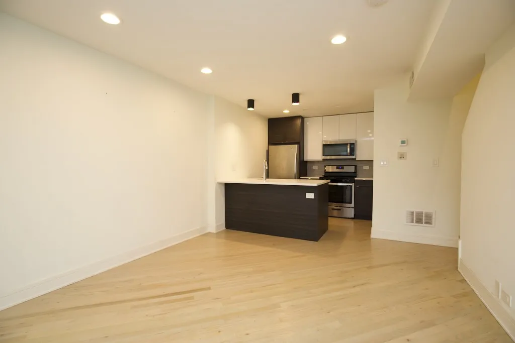 944 W Grace St, ,  60613, USA 60613-unit#E102-Chicago-IL