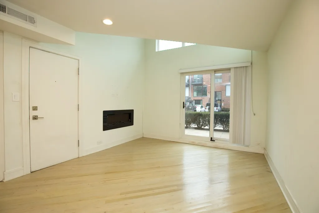 944 W Grace St, ,  60613, USA 60613-unit#E102-Chicago-IL