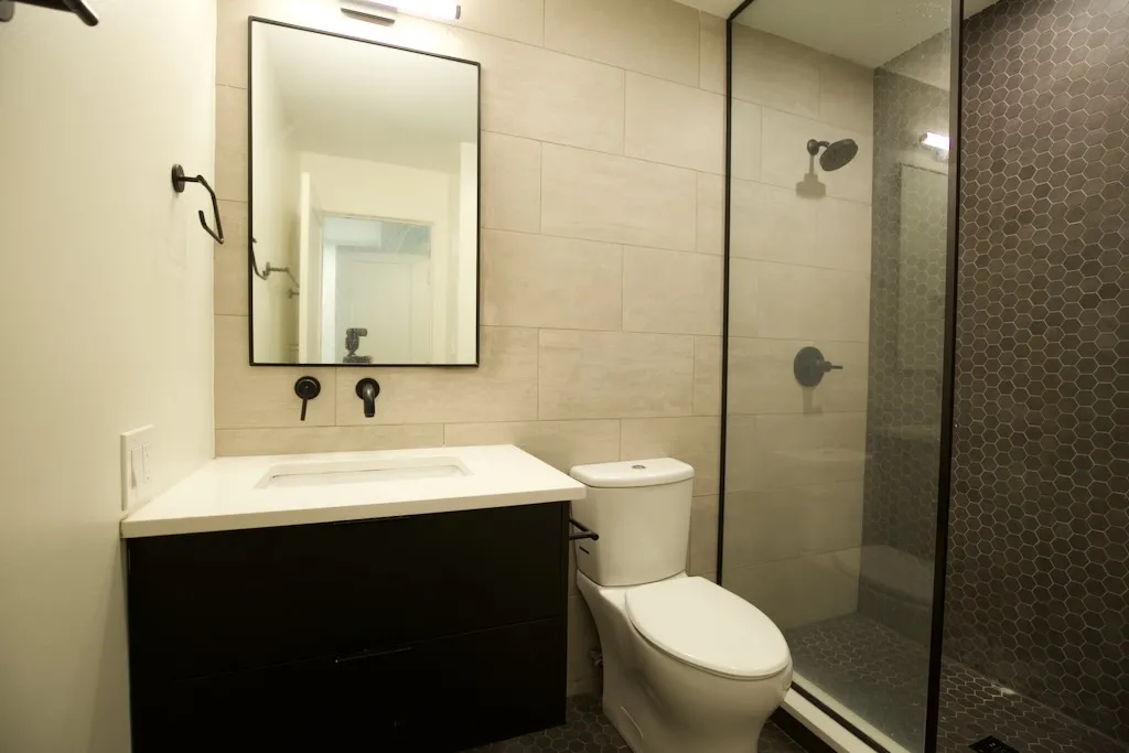 944 W Grace St, ,  60613, USA 60613-unit#E102-Chicago-IL