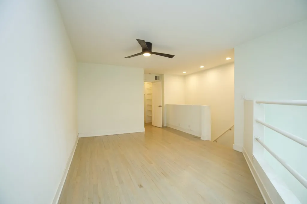 944 W Grace St, ,  60613, USA 60613-unit#E102-Chicago-IL