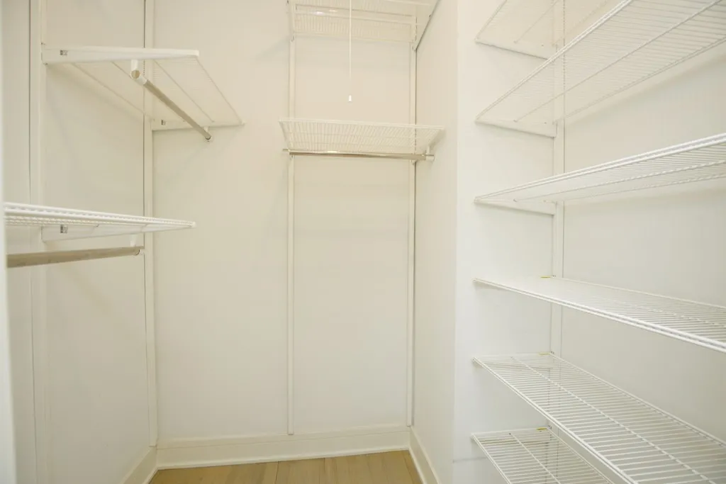 944 W Grace St, ,  60613, USA 60613-unit#E102-Chicago-IL