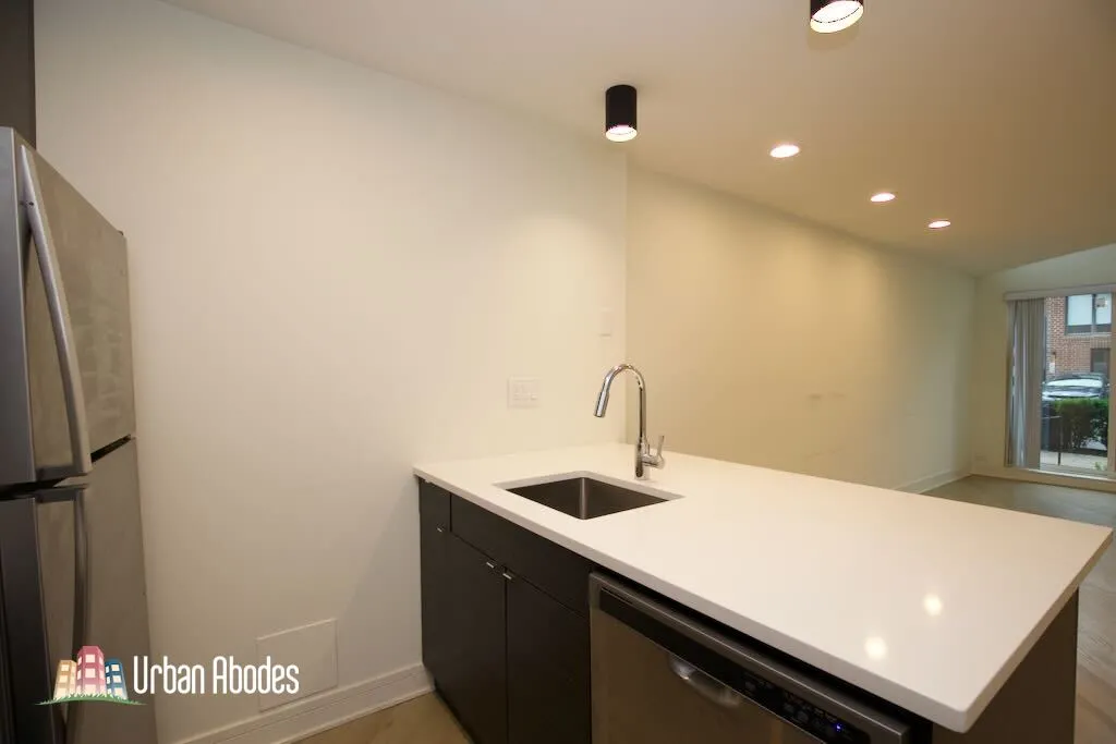 944 W Grace St, ,  60613, USA 60613-unit#G101-Chicago-IL