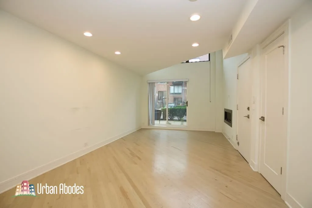 944 W Grace St, ,  60613, USA 60613-unit#G101-Chicago-IL